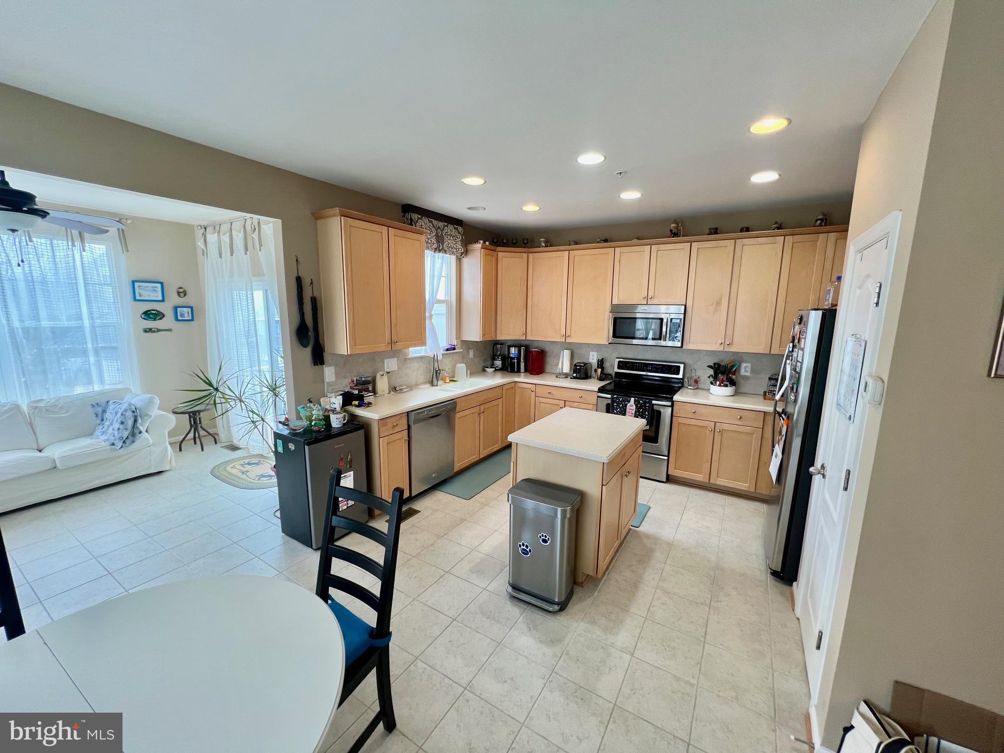 DEEP HARBOUR - Residential