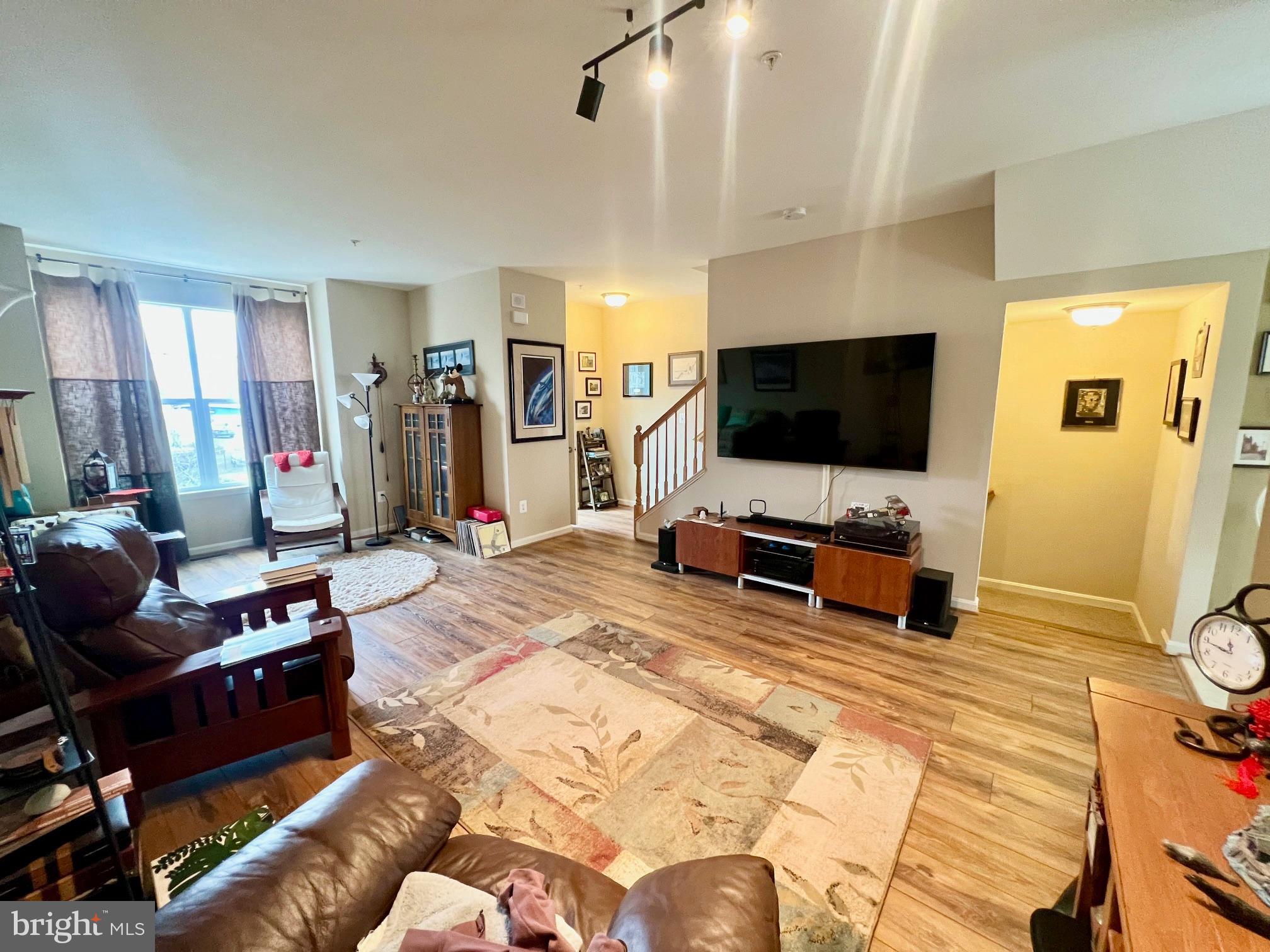 DEEP HARBOUR - Residential