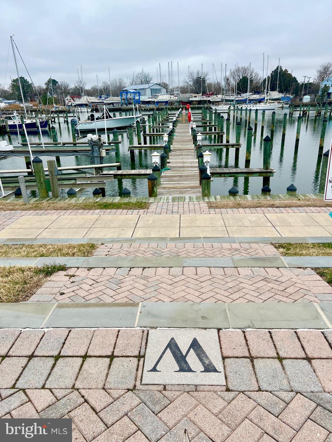 DEEP HARBOUR - Residential