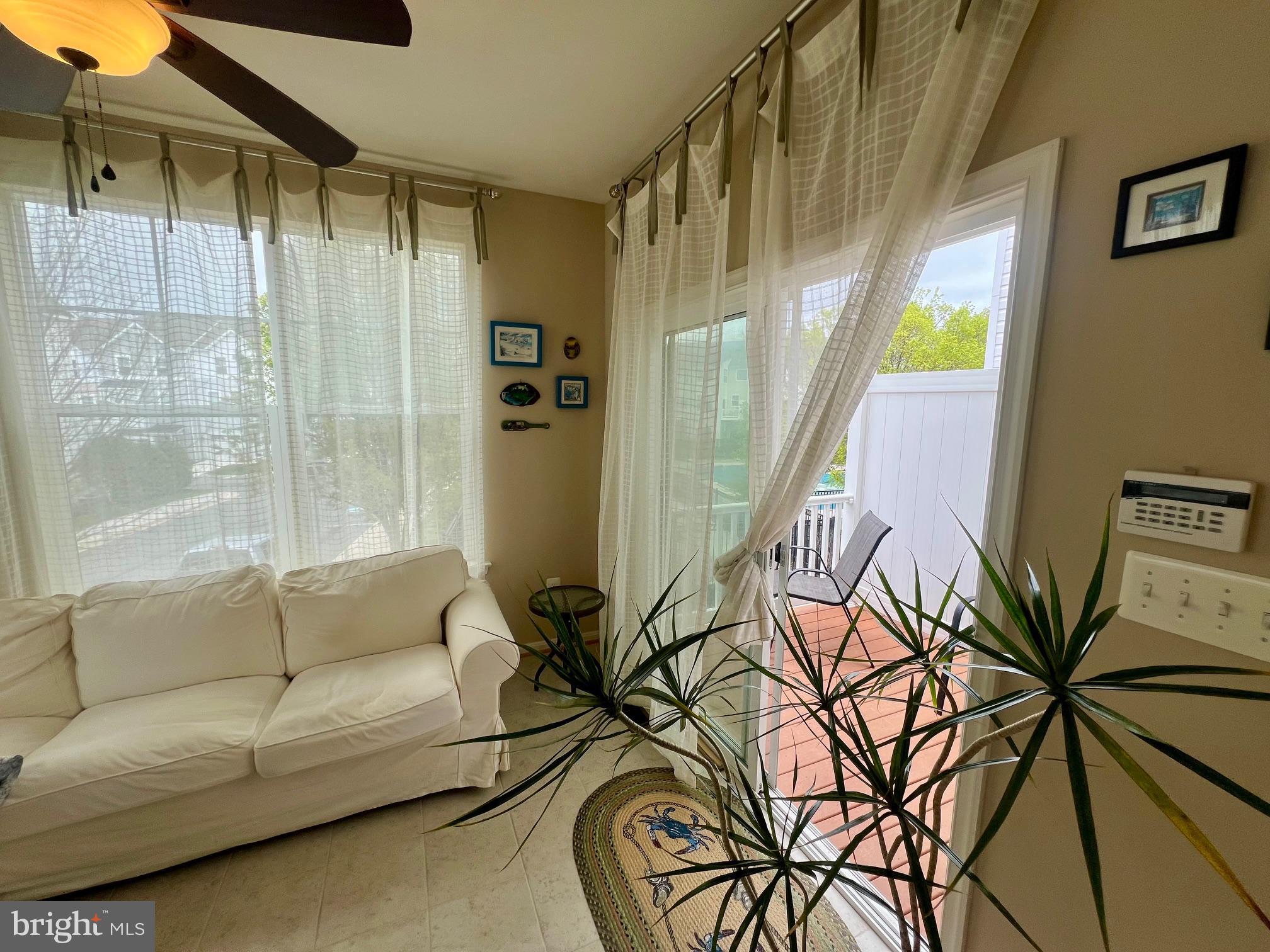 DEEP HARBOUR - Residential