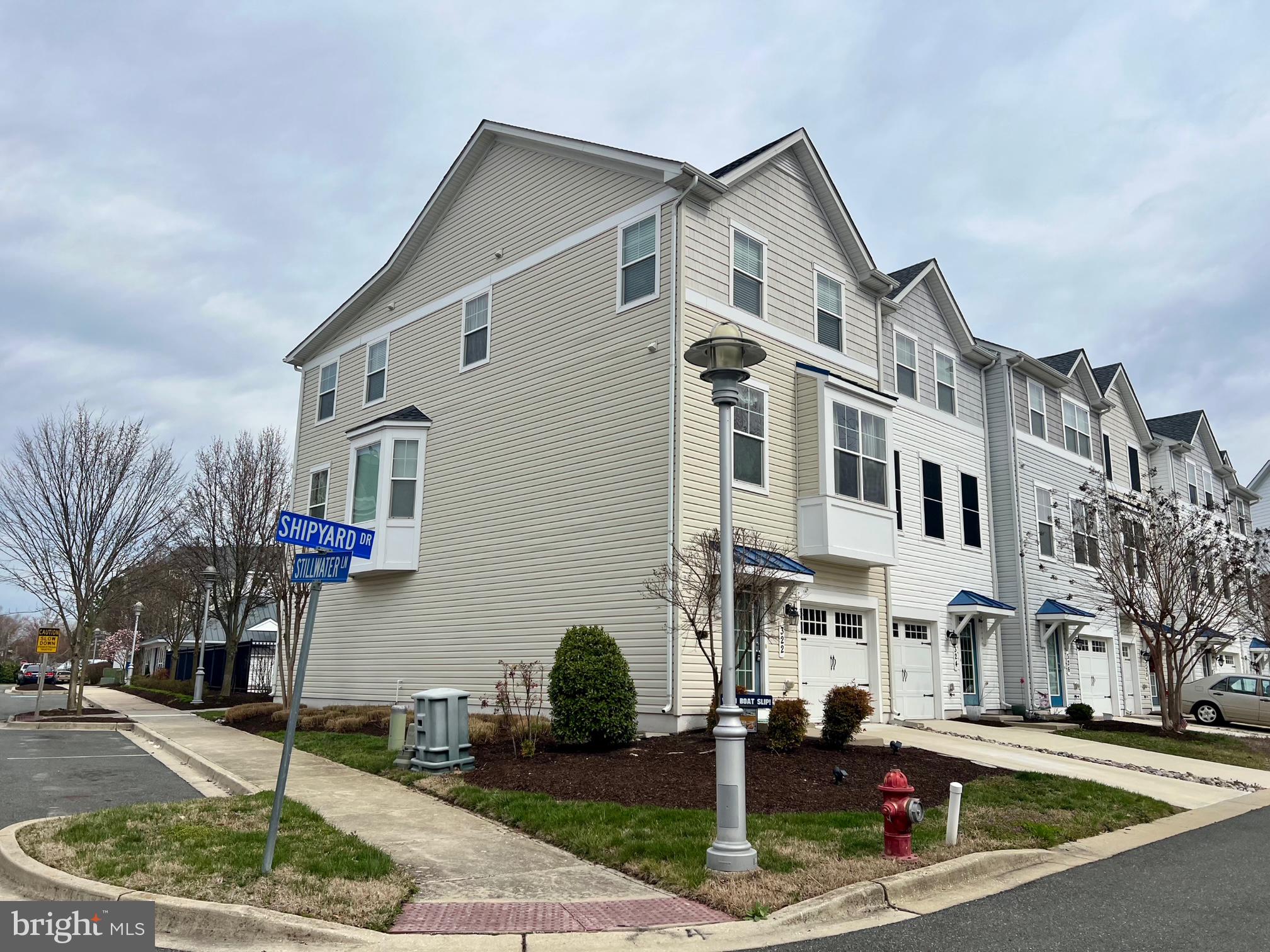 DEEP HARBOUR - Residential