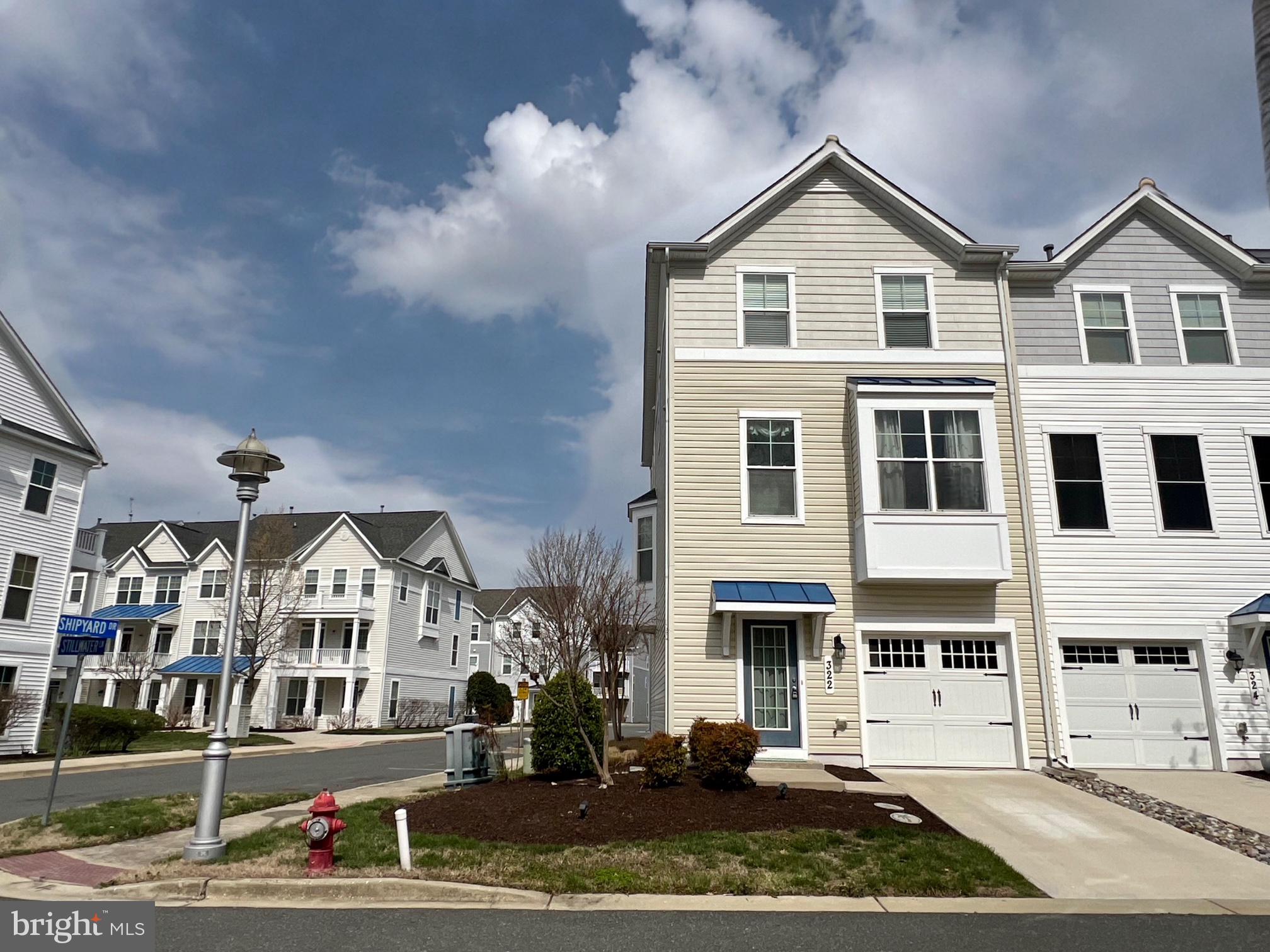 DEEP HARBOUR - Residential