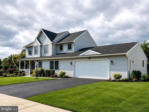 Homes For Sale - 5 Canterbury Court Ct<br/> MECHANICSBURG, PA 17050