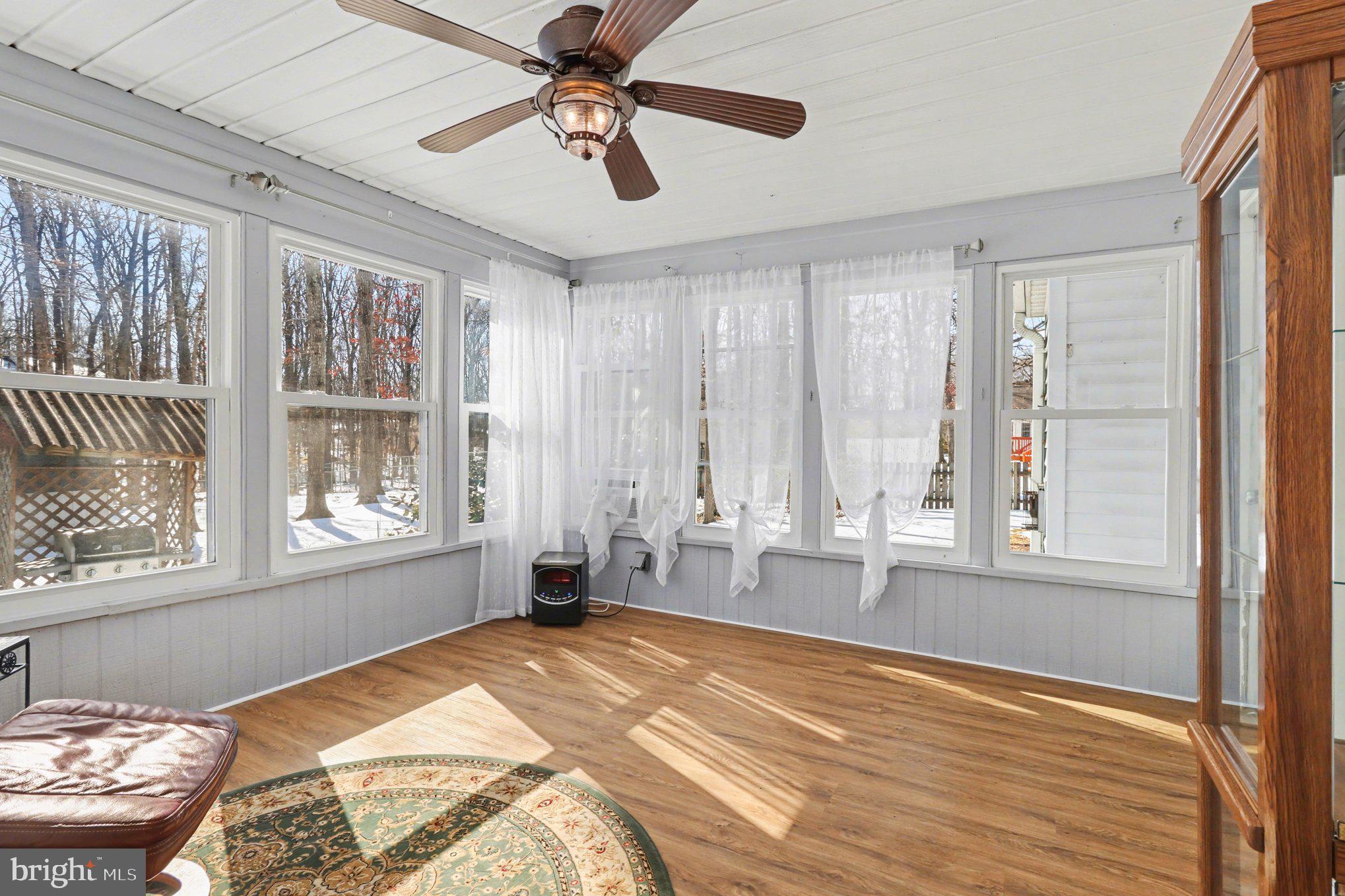 LEAVELLS CROSSING - Residential