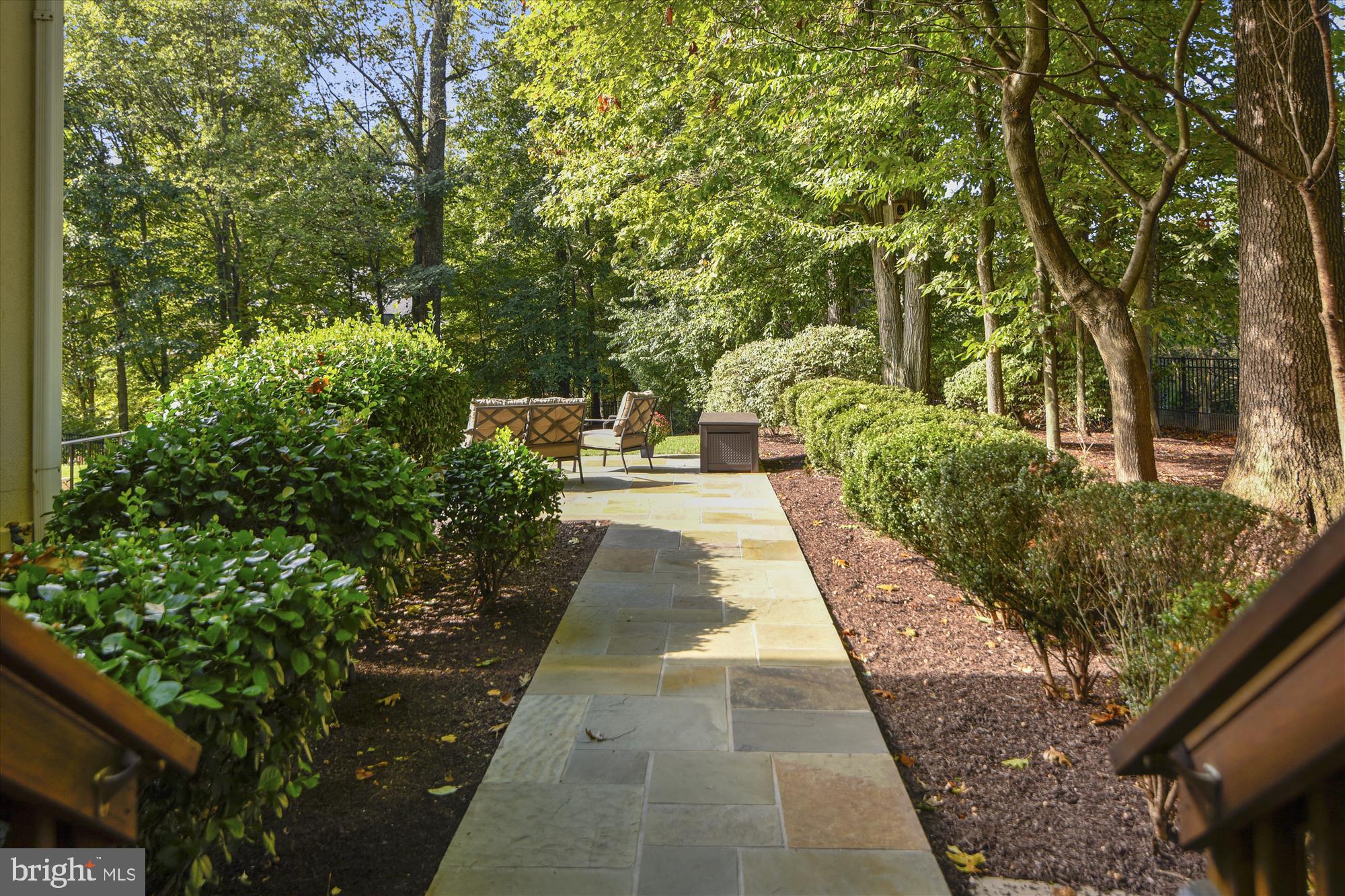 OAKTON WOODS - Residential