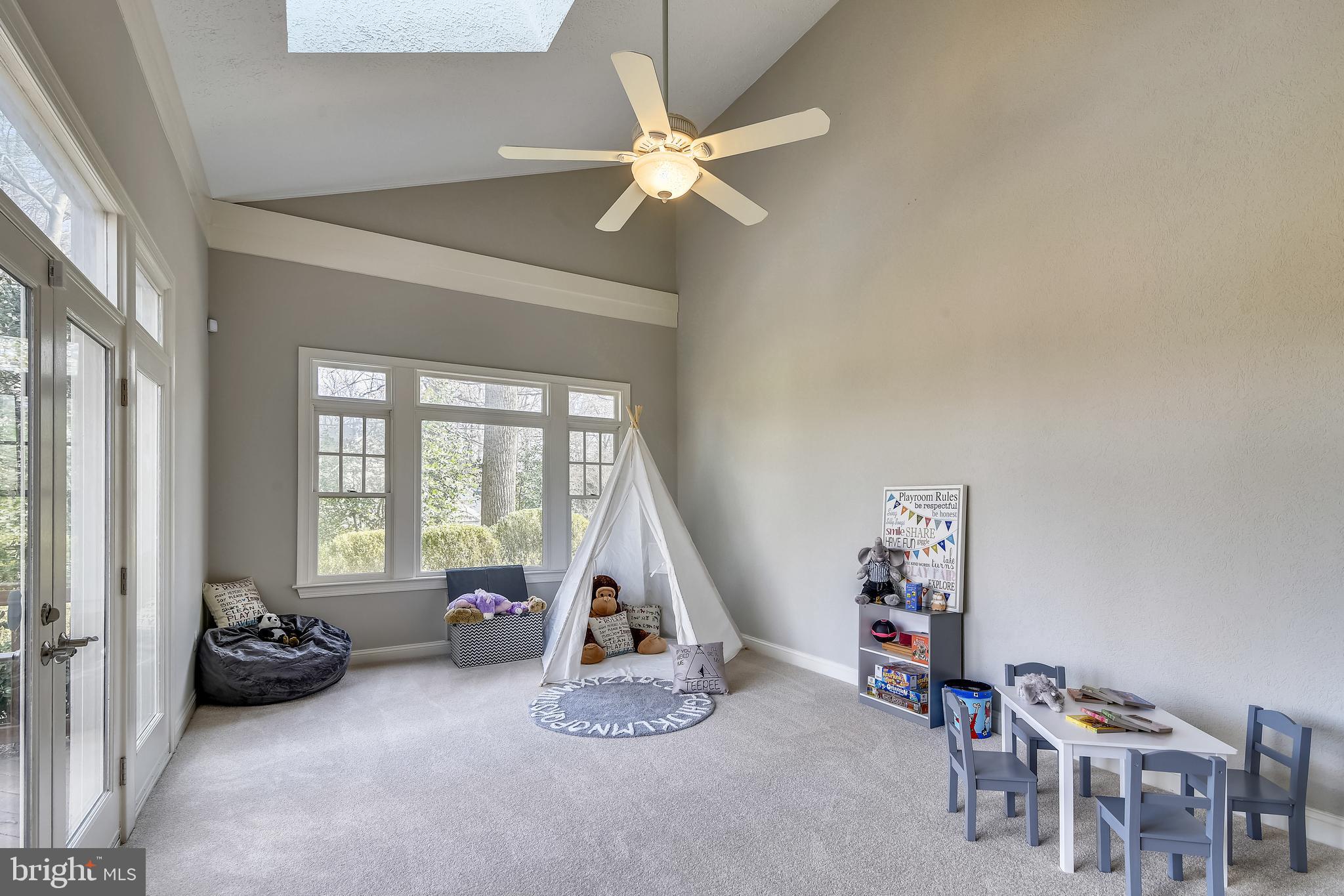 OAKTON WOODS - Residential