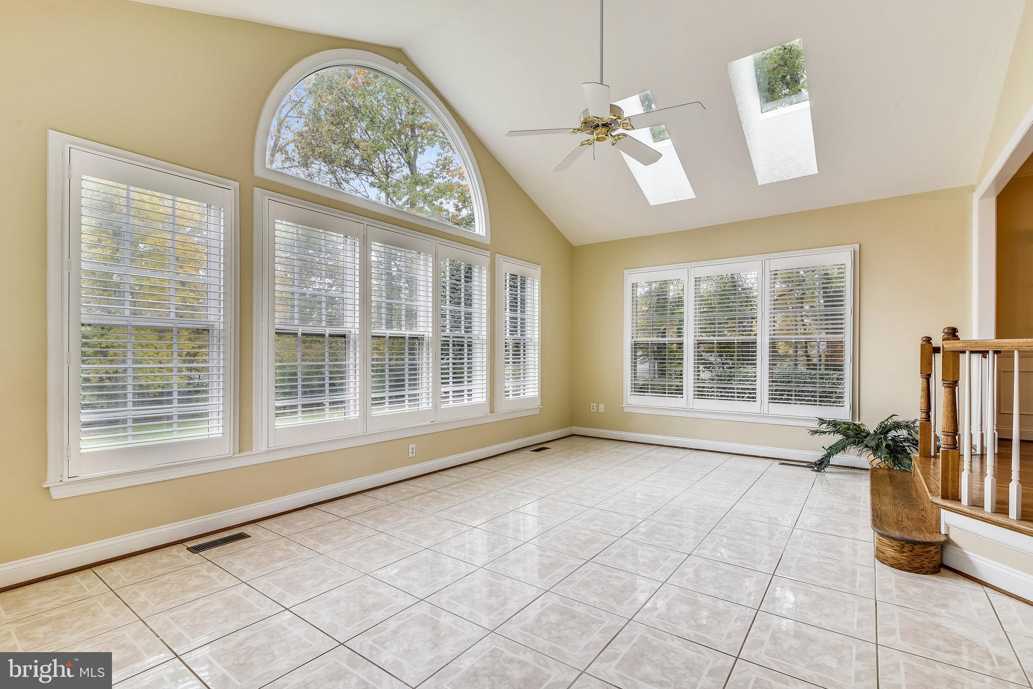 OAKTON WOODS - Residential