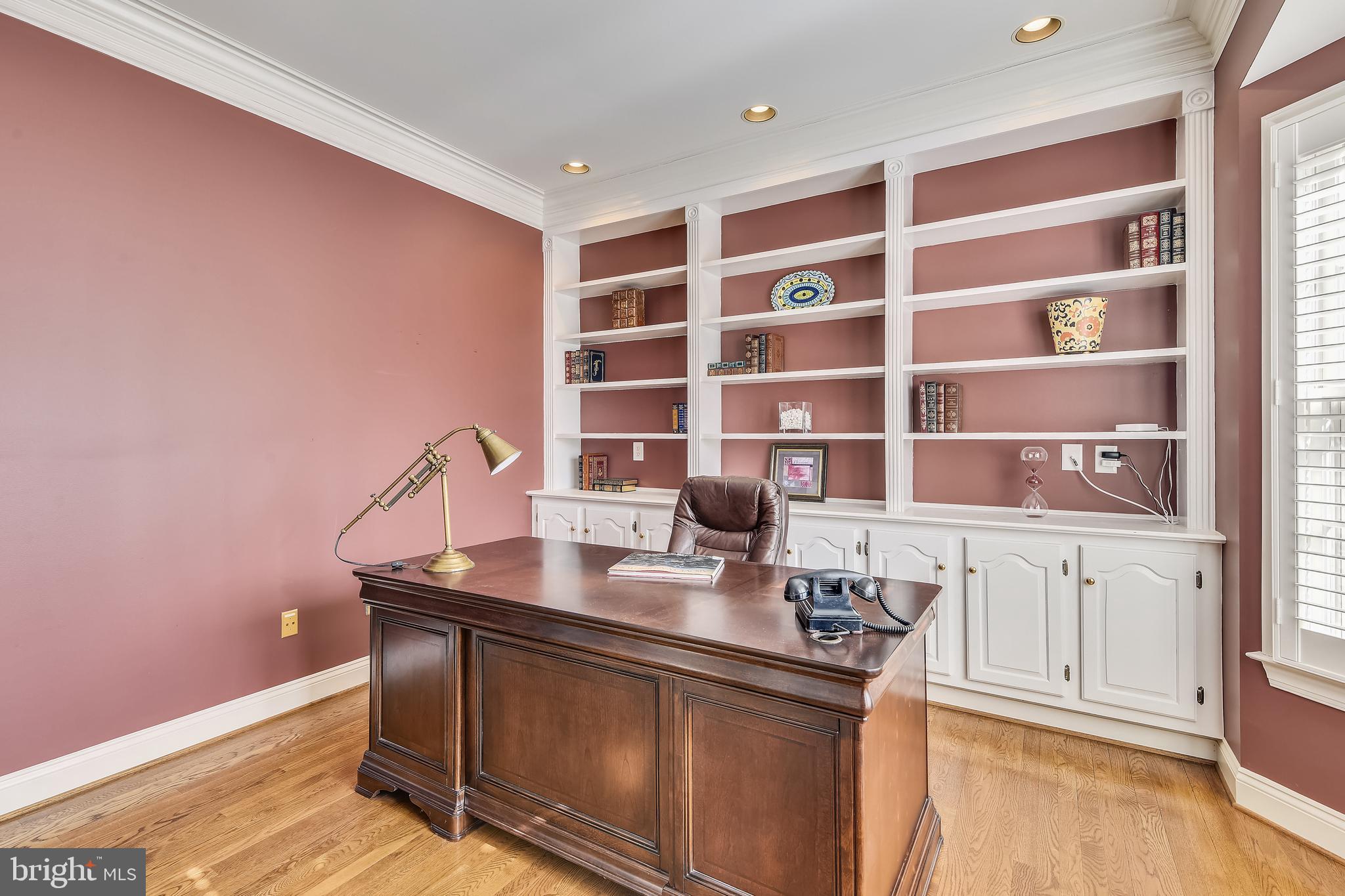 OAKTON WOODS - Residential