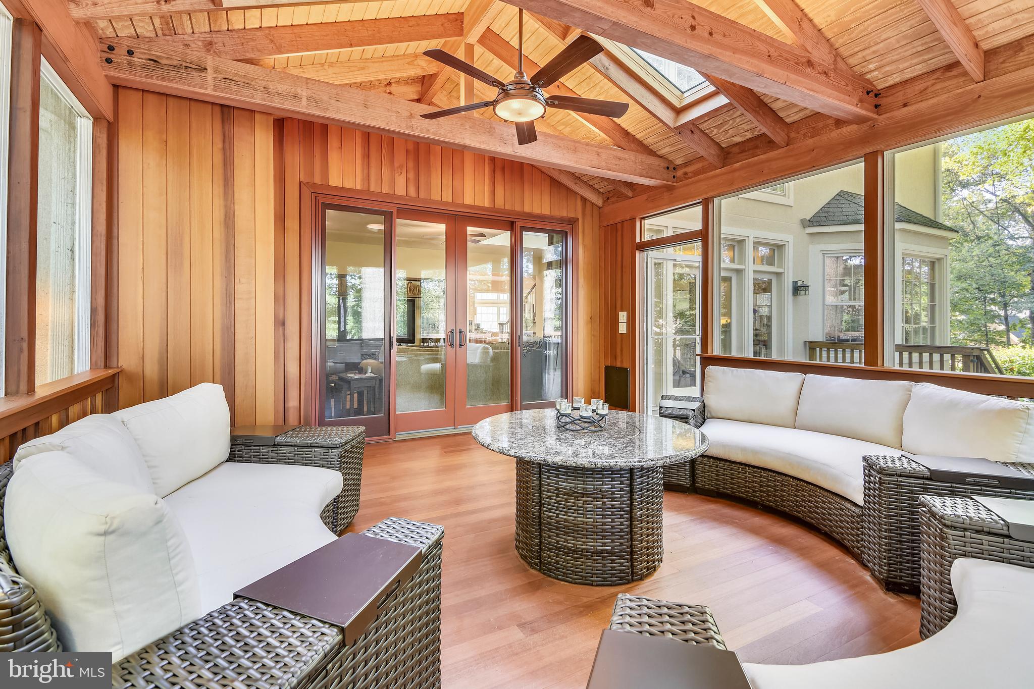 OAKTON WOODS - Residential