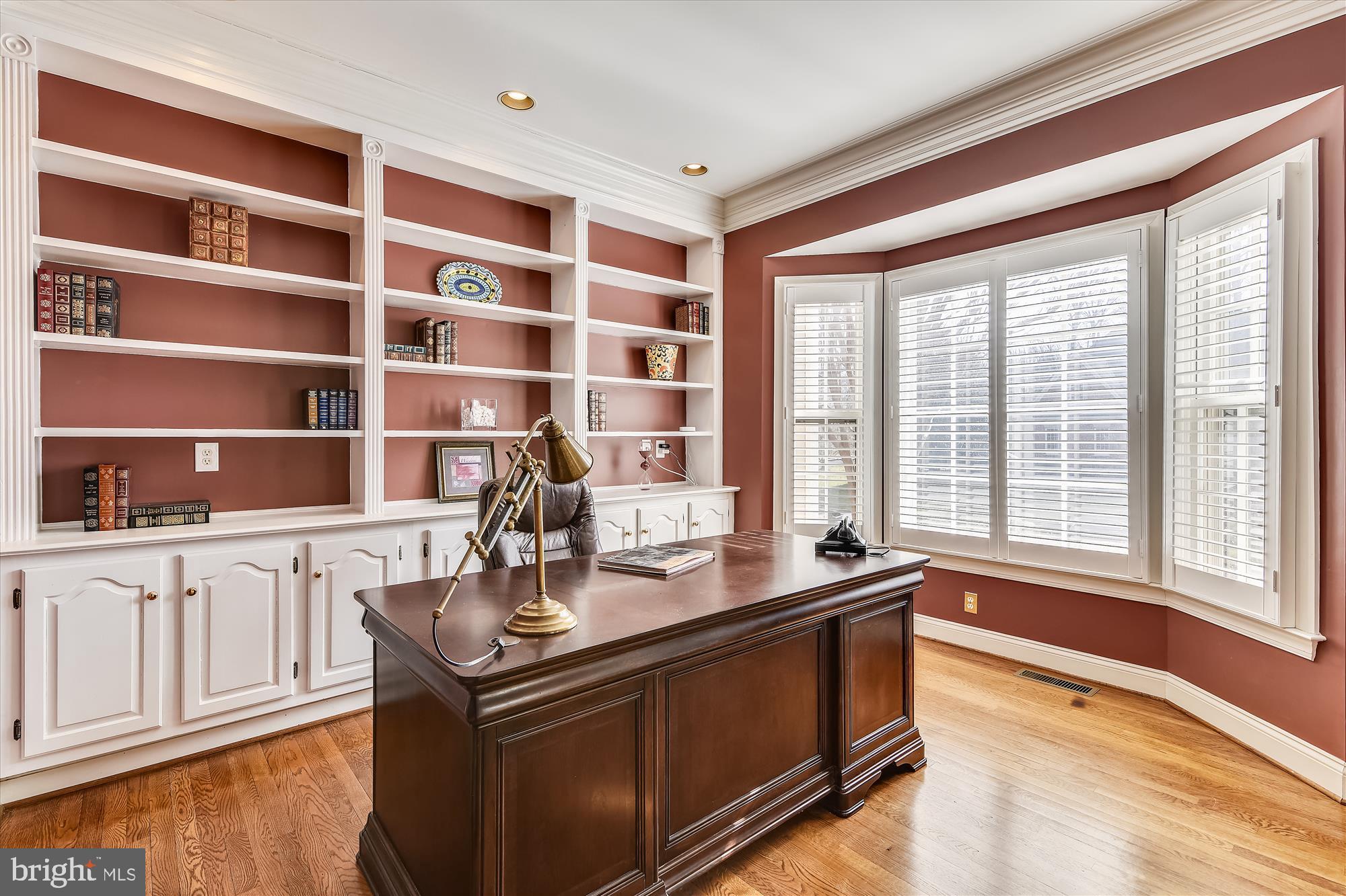 OAKTON WOODS - Residential