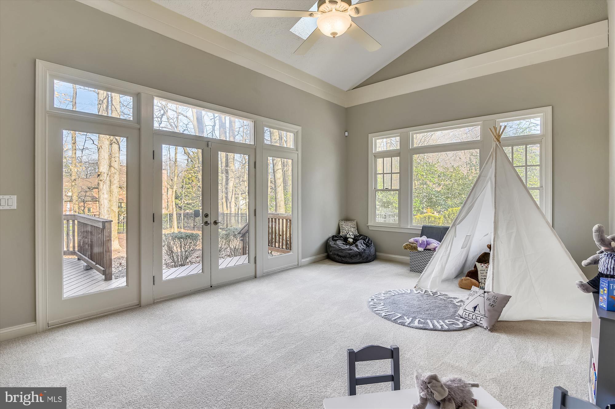 OAKTON WOODS - Residential