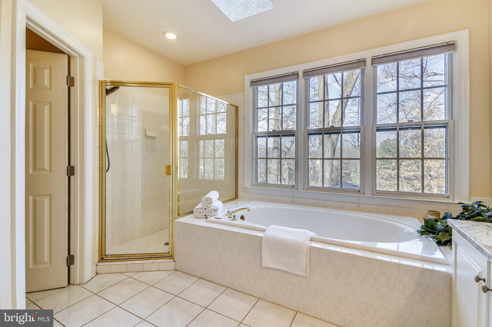 OAKTON WOODS - Residential