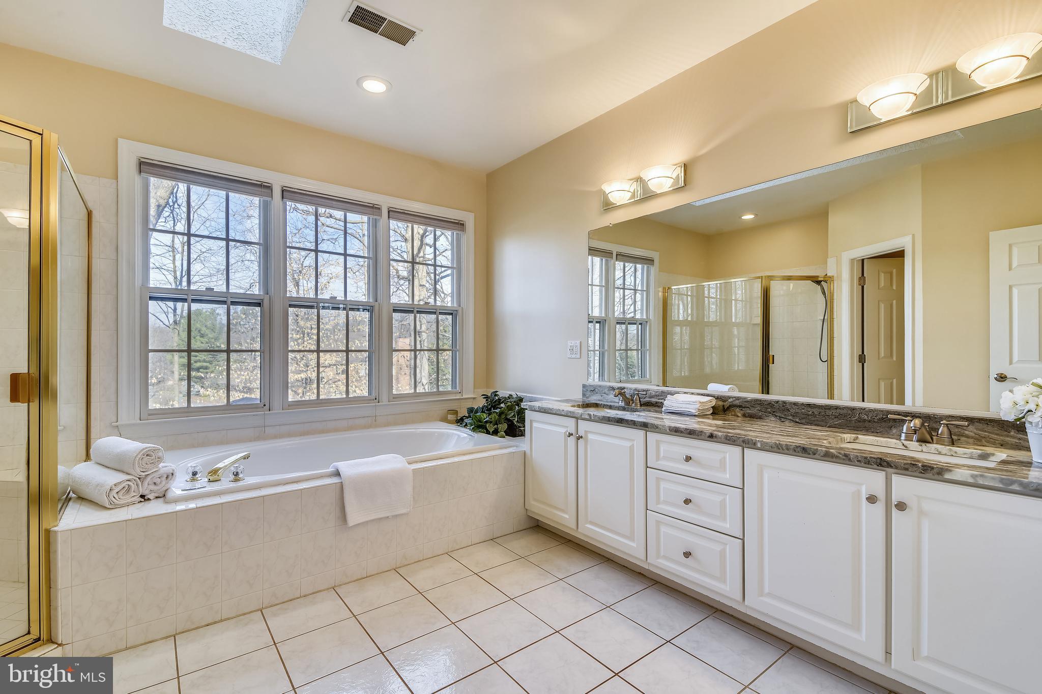 OAKTON WOODS - Residential