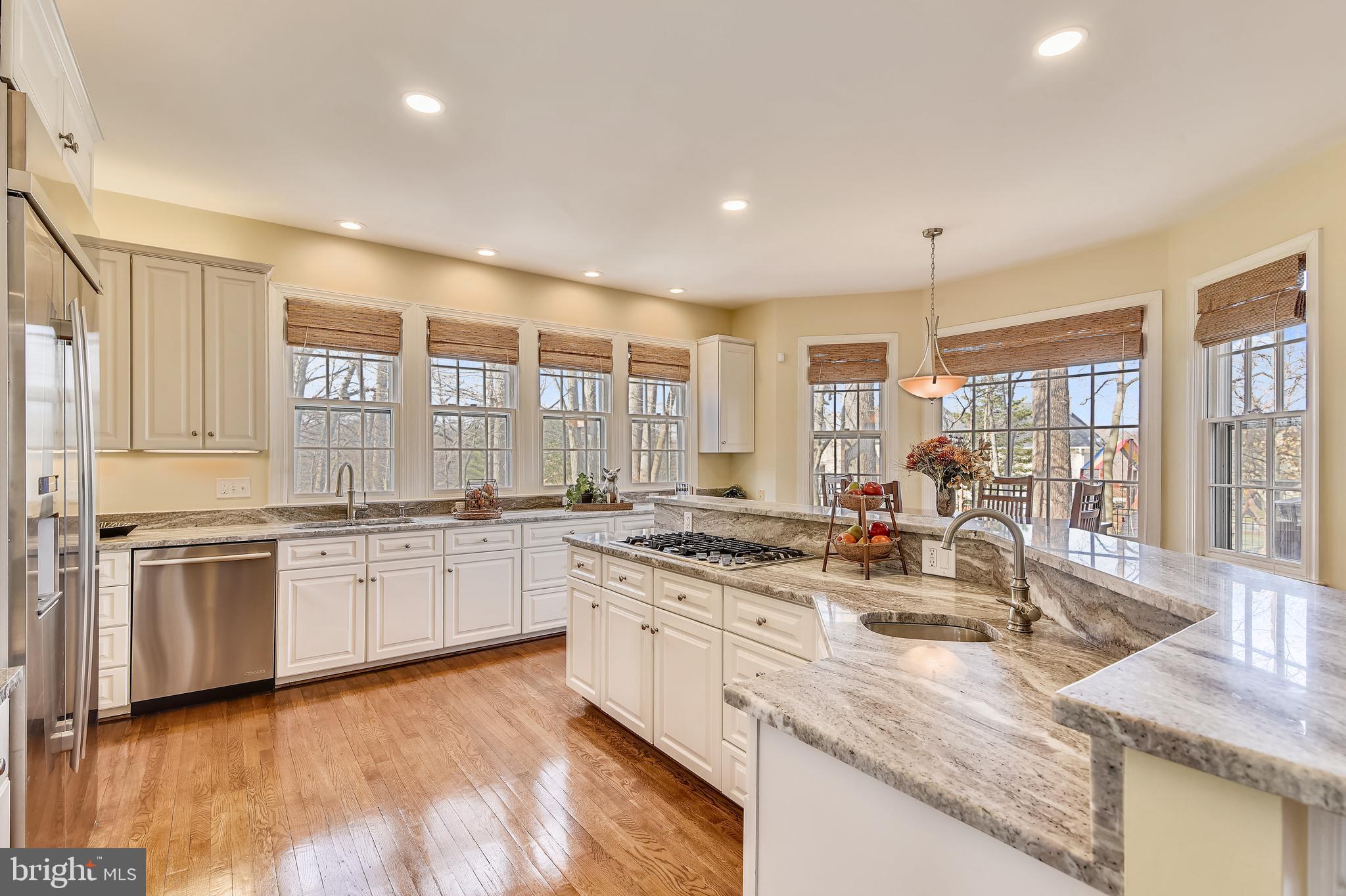 OAKTON WOODS - Residential