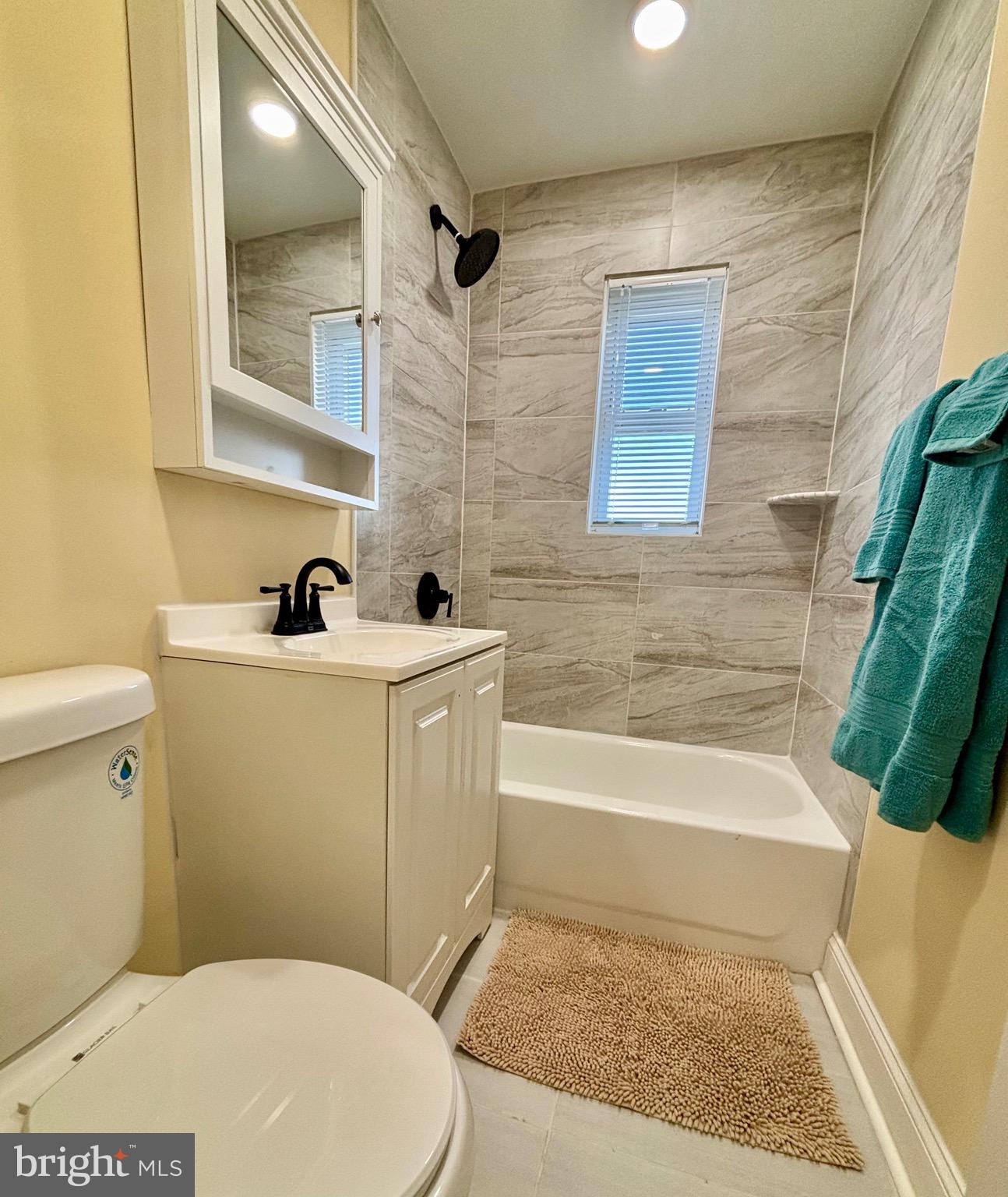 NEW HAMPSHIRE ESTATES - Residential Lease