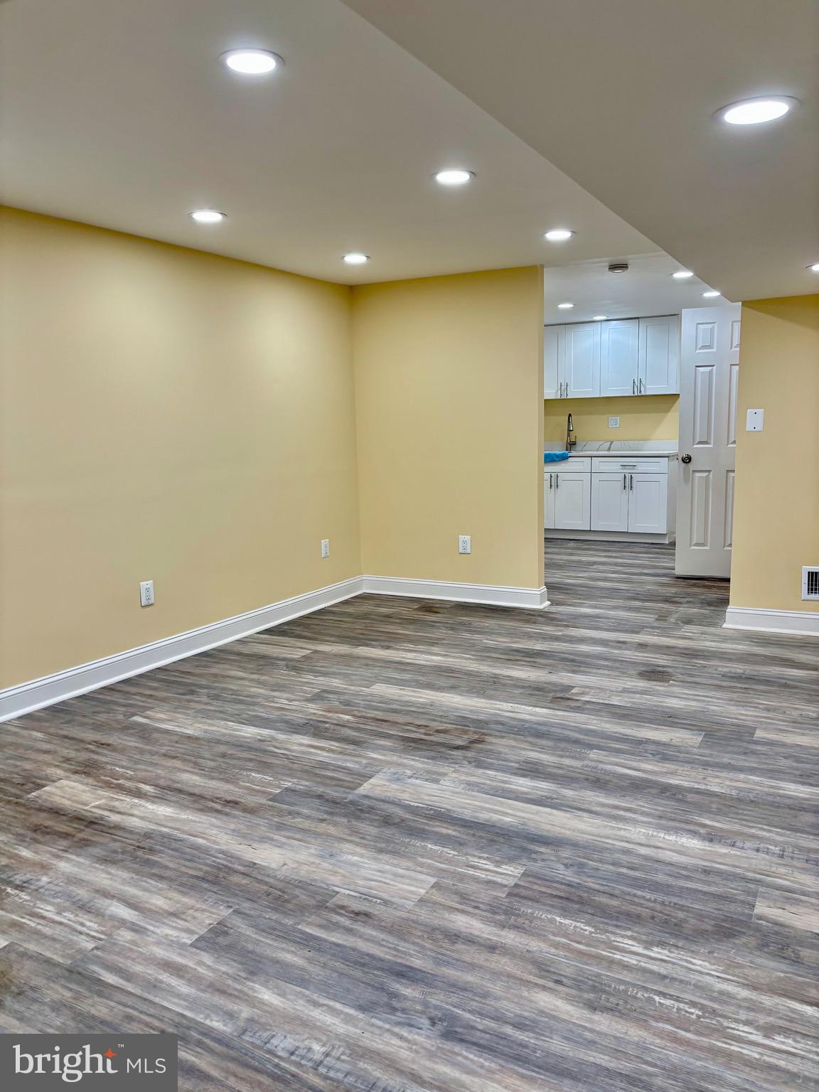 NEW HAMPSHIRE ESTATES - Residential Lease