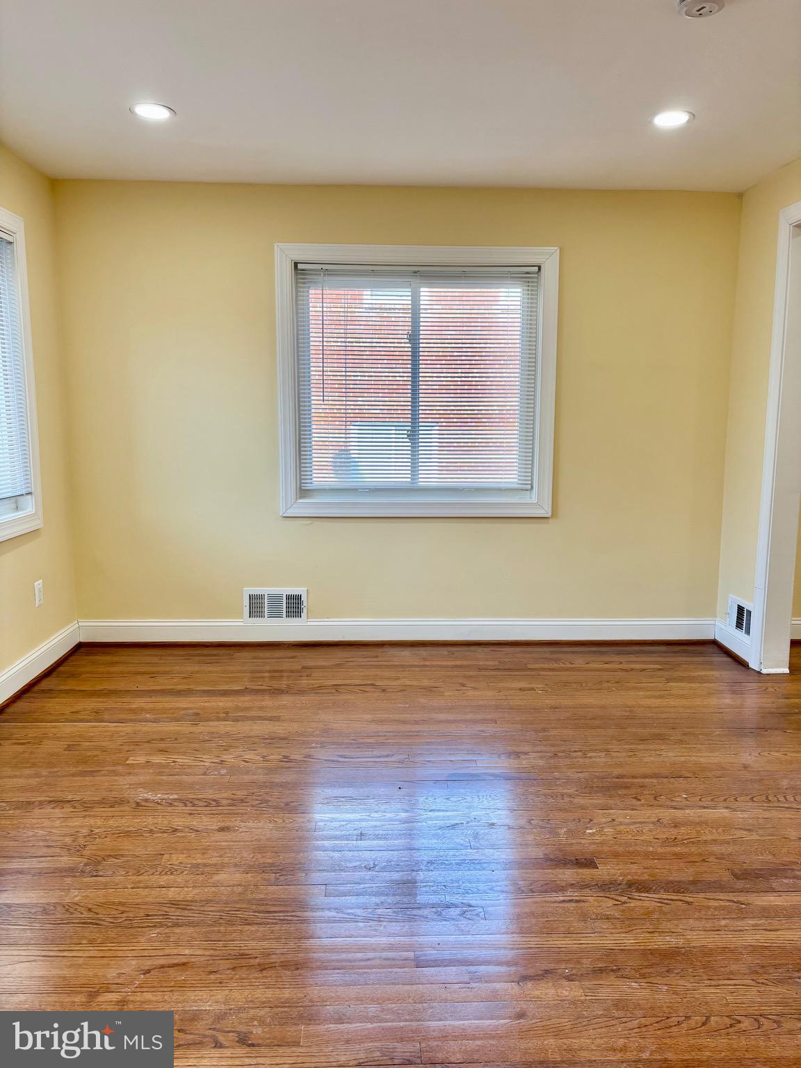 NEW HAMPSHIRE ESTATES - Residential Lease