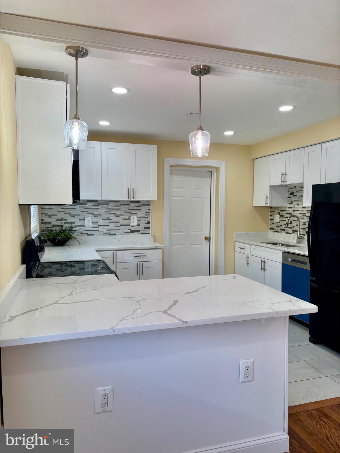 NEW HAMPSHIRE ESTATES - Residential Lease