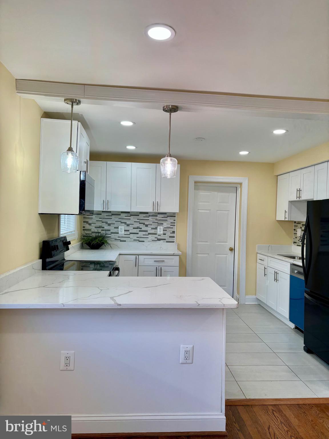 NEW HAMPSHIRE ESTATES - Residential Lease