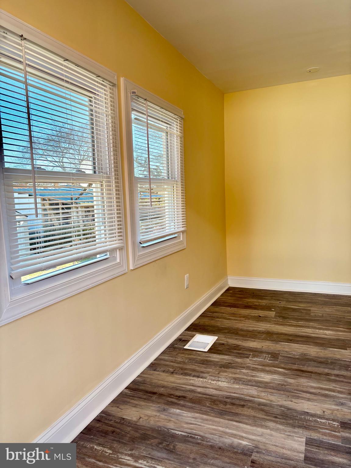 NEW HAMPSHIRE ESTATES - Residential Lease