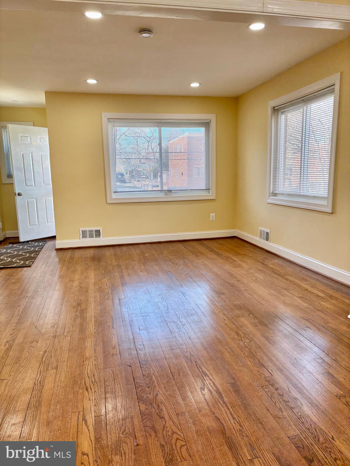 NEW HAMPSHIRE ESTATES - Residential Lease