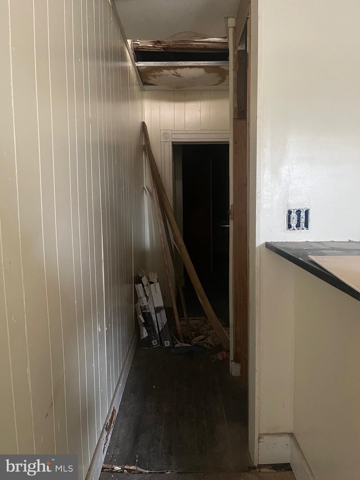 ELLWOOD PARK - Commercial Sale