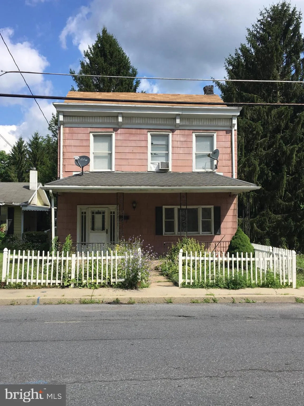 576 Peacock St  
