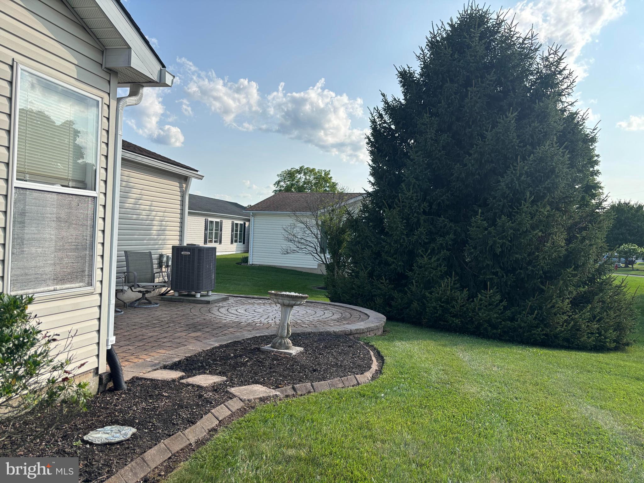 387 THRUSH COURT W W