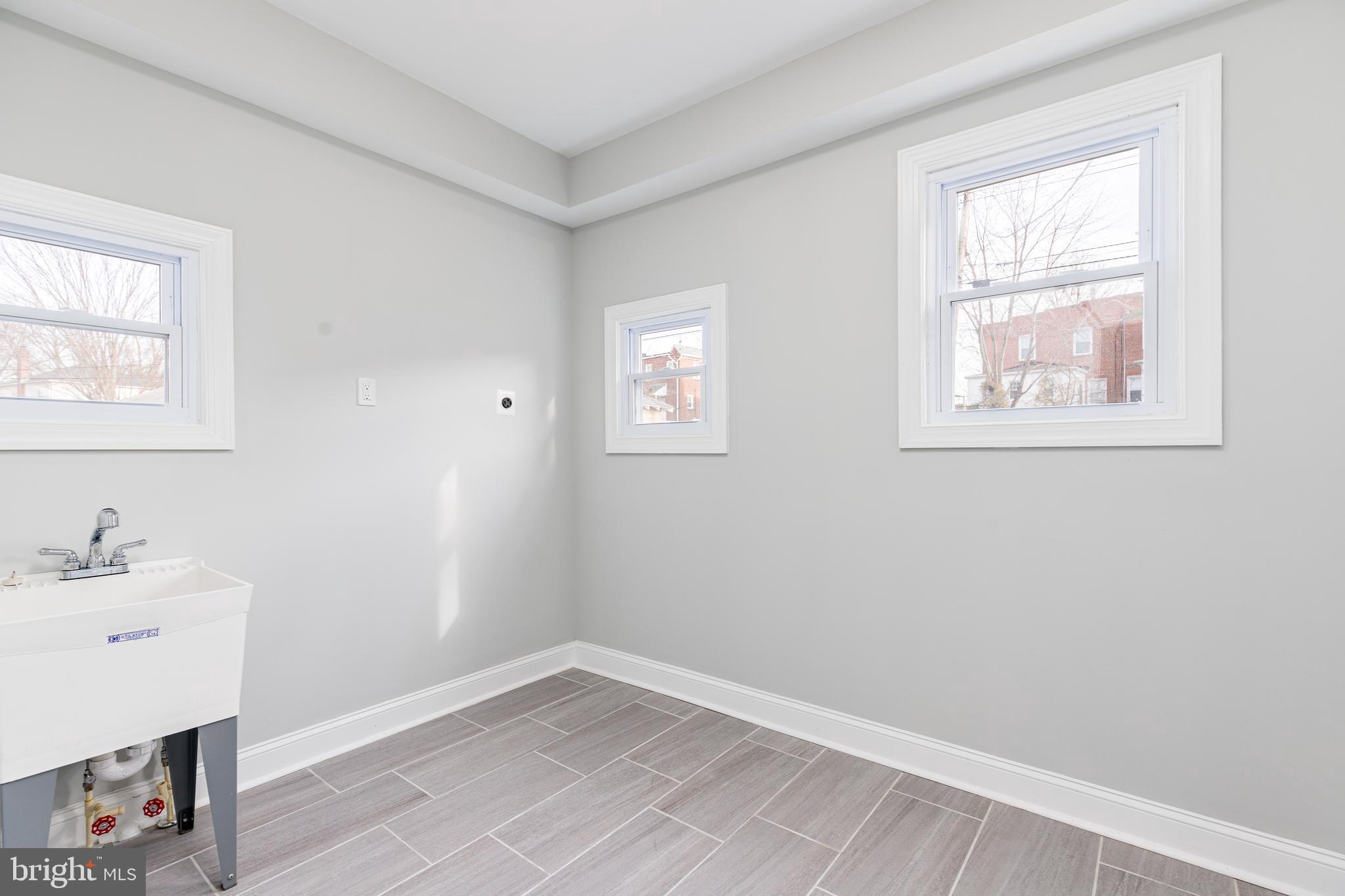 MORAVIA PARK - Residential