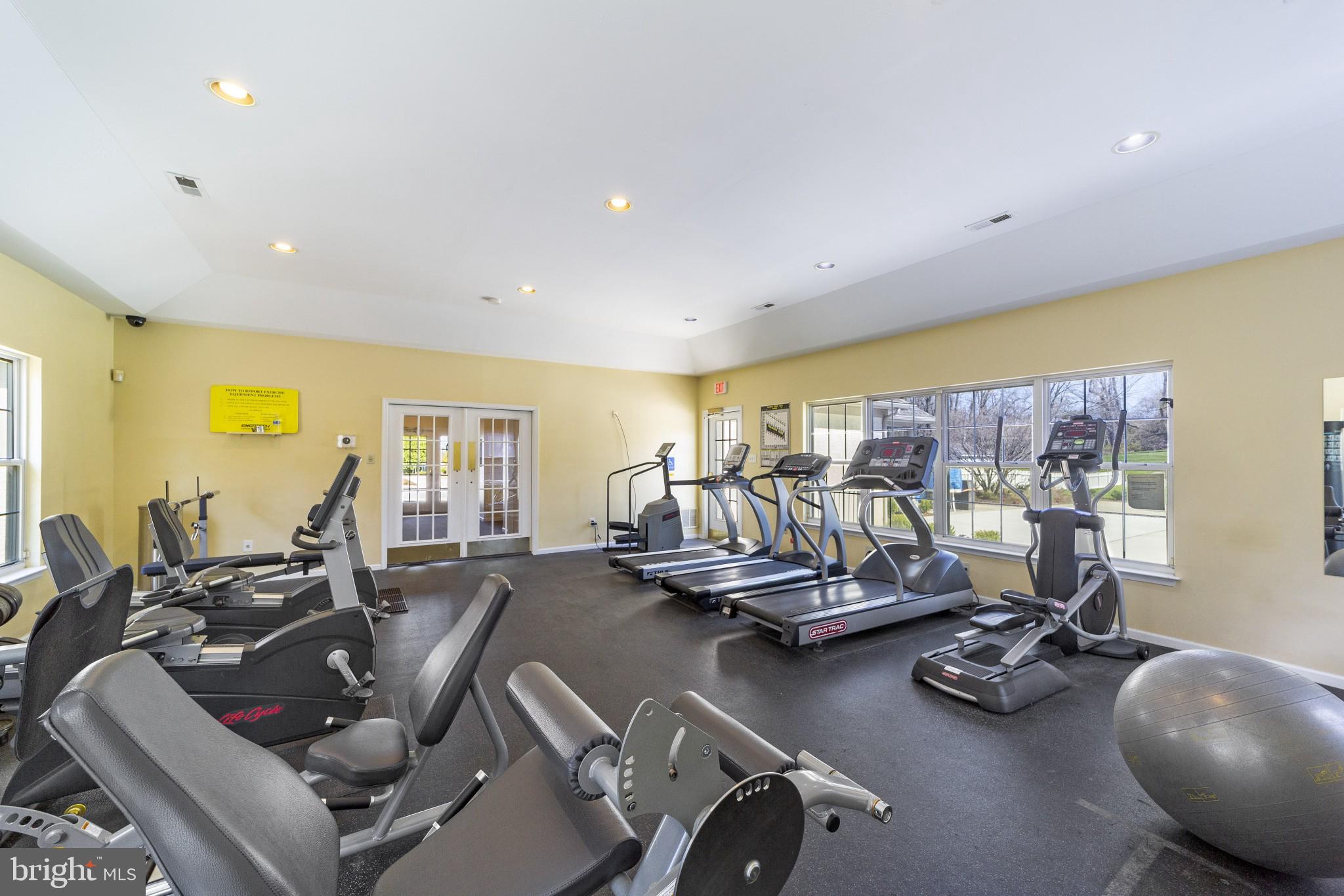 CHARLESTOWN HUNT - Residential