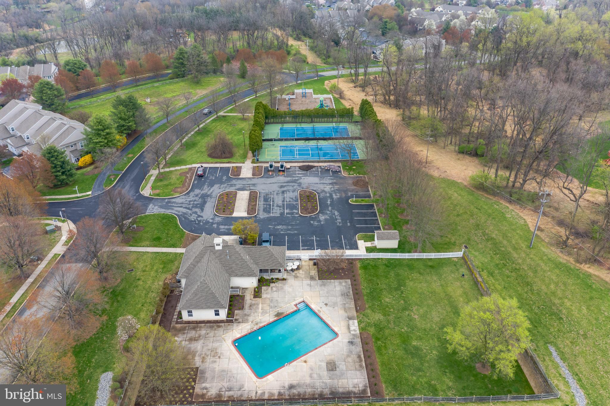 CHARLESTOWN HUNT - Residential