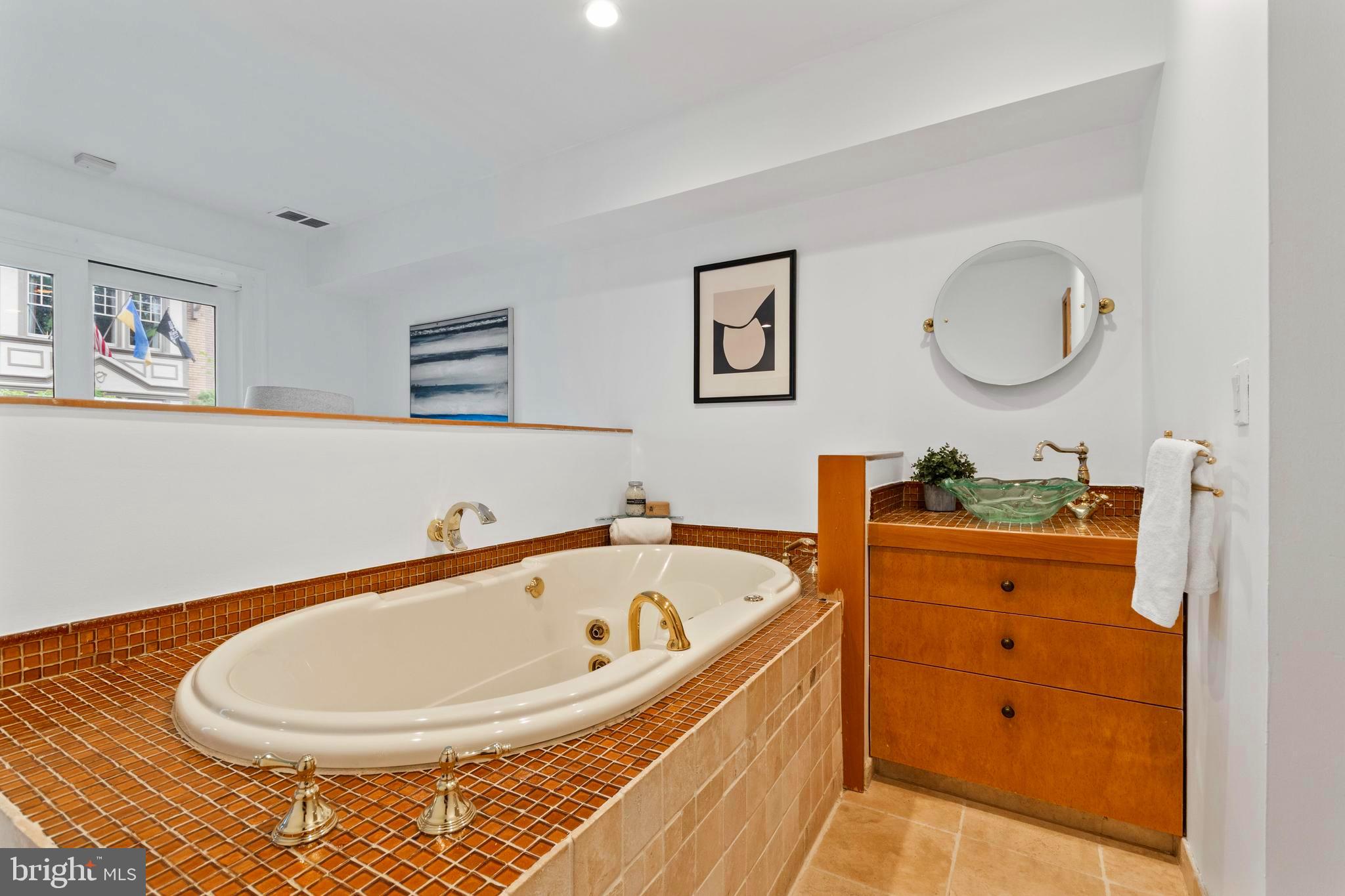 SOCIETY HILL - Residential