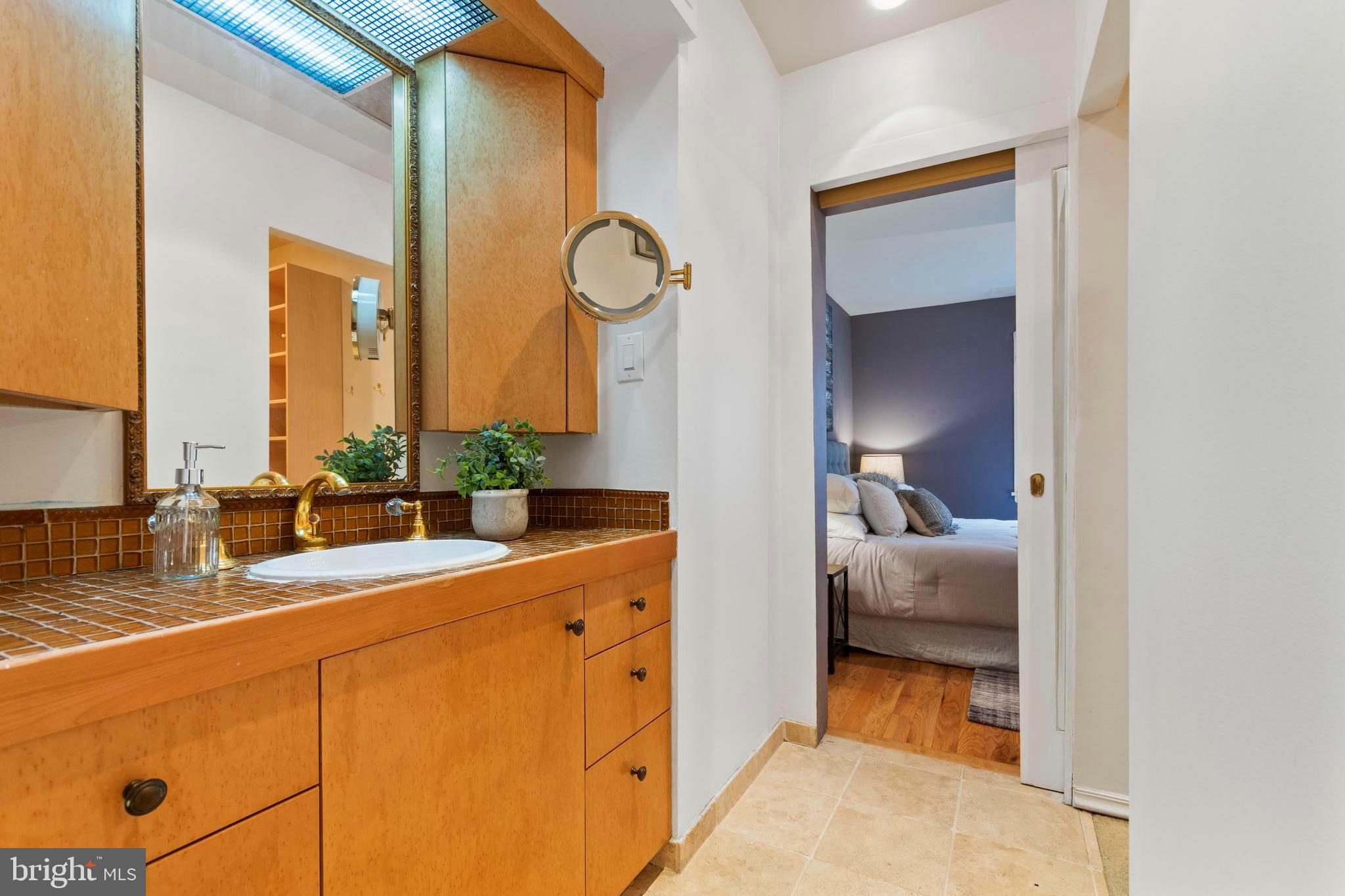 SOCIETY HILL - Residential