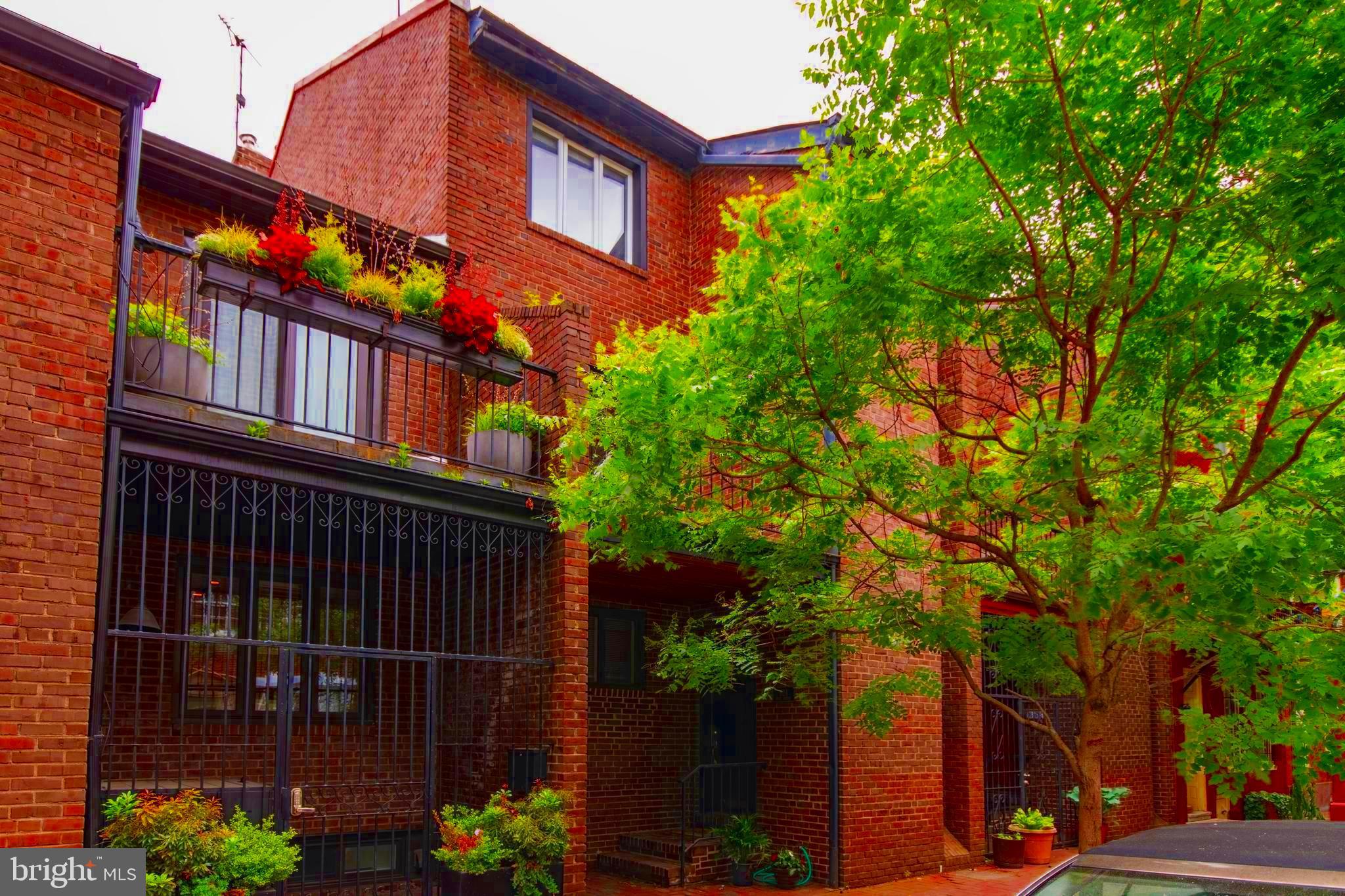 SOCIETY HILL - Residential