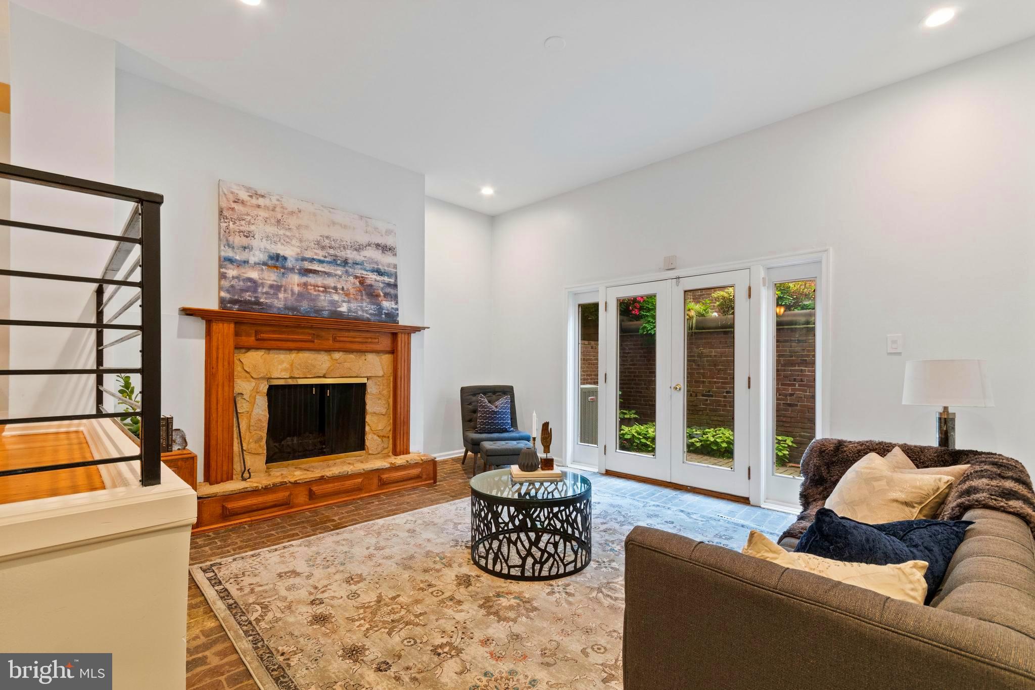 SOCIETY HILL - Residential