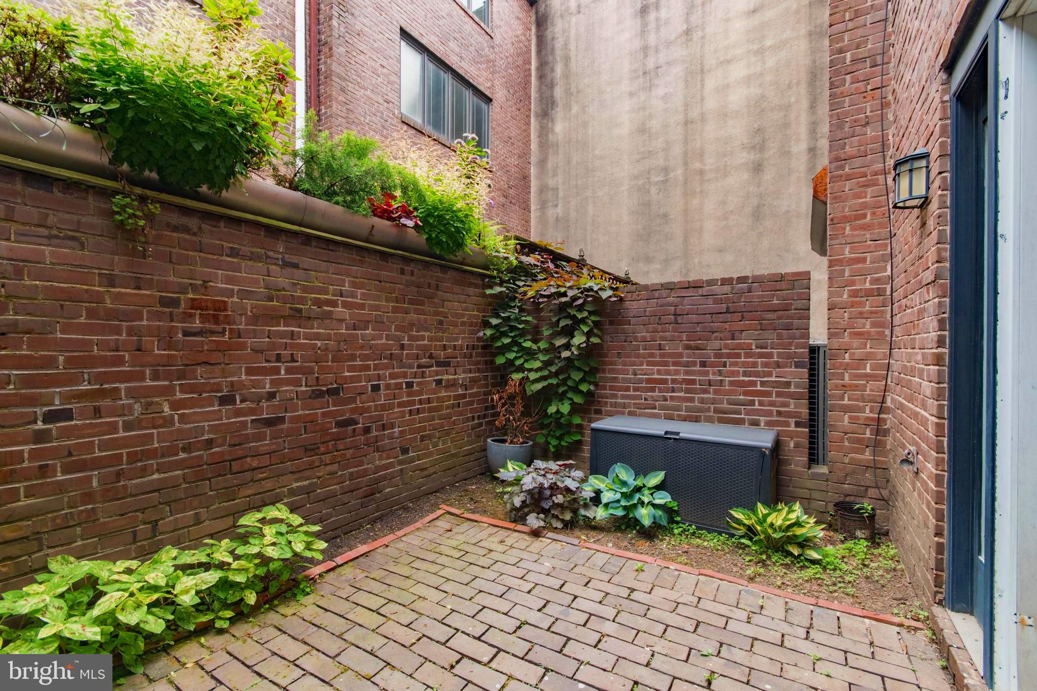 SOCIETY HILL - Residential