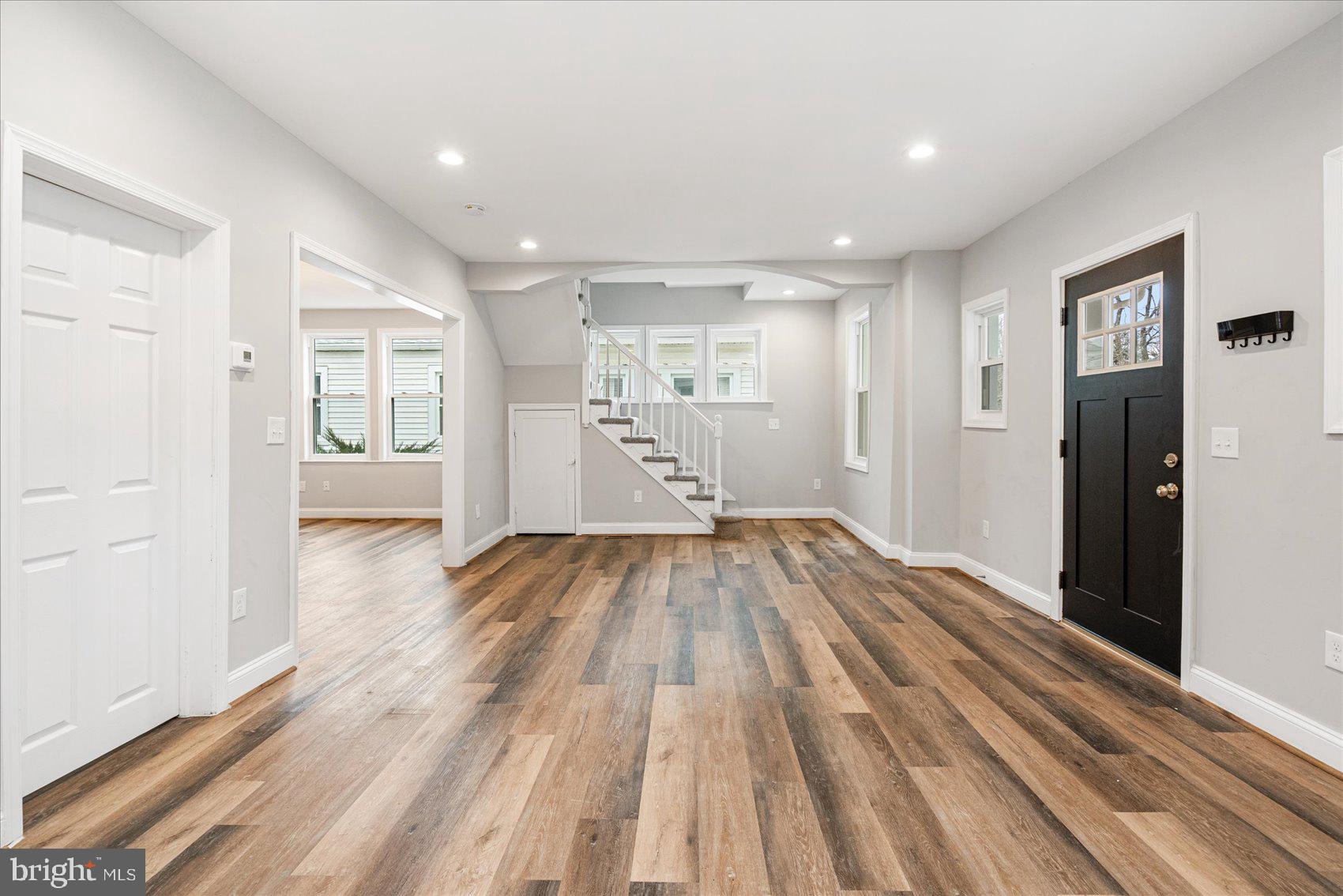 MOUNT WASHINGTON - Residential