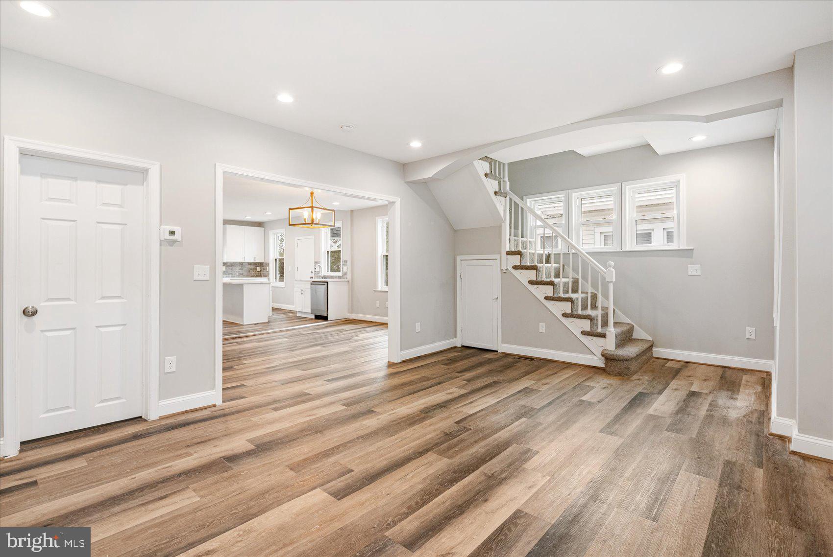 MOUNT WASHINGTON - Residential