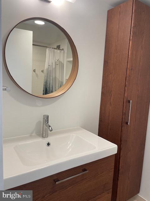 PROMENADE TOWERS - Residential Lease