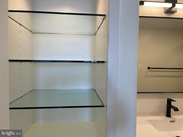 PROMENADE TOWERS - Residential Lease