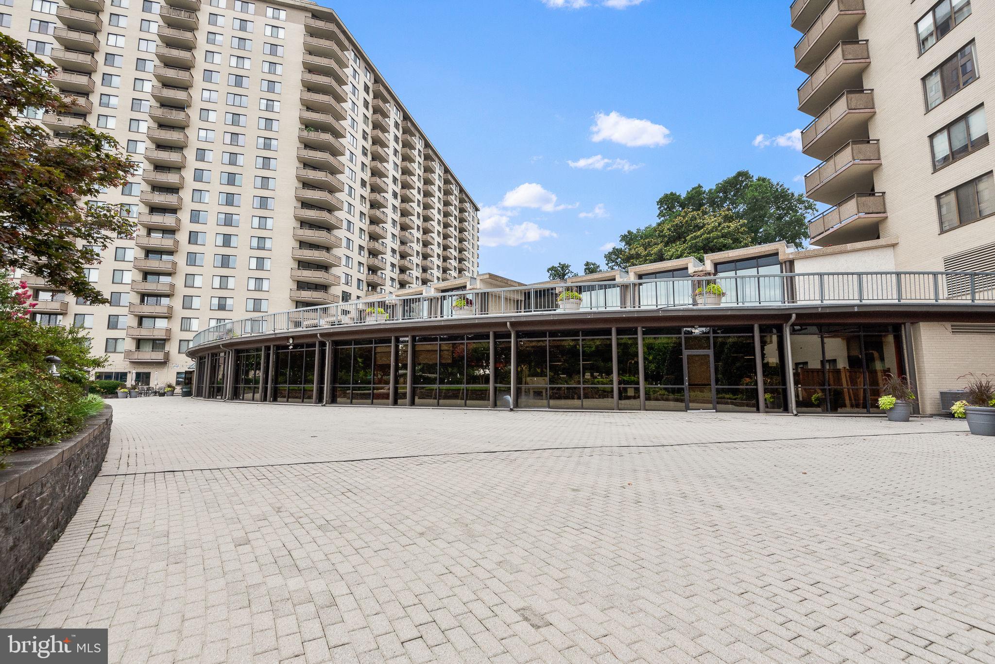 PROMENADE TOWERS - Residential Lease