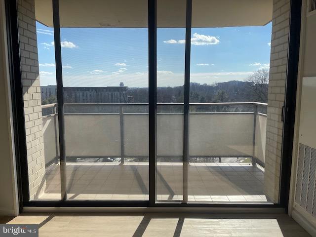 PROMENADE TOWERS - Residential Lease