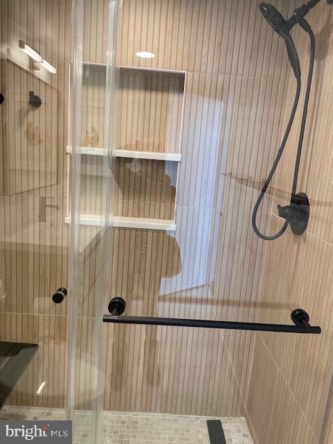 PROMENADE TOWERS - Residential Lease