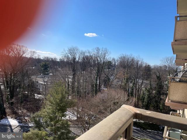 PROMENADE TOWERS - Residential Lease