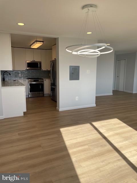 PROMENADE TOWERS - Residential Lease