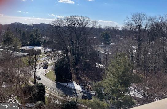 PROMENADE TOWERS - Residential Lease