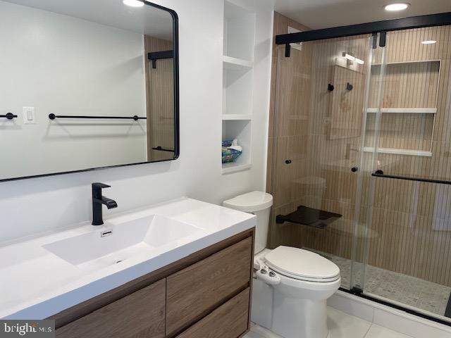 PROMENADE TOWERS - Residential Lease