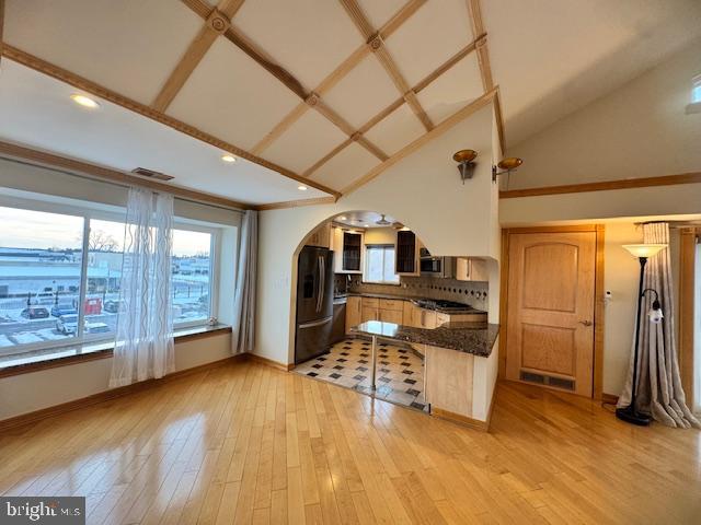 FOUNTAIN POINTE - Residential