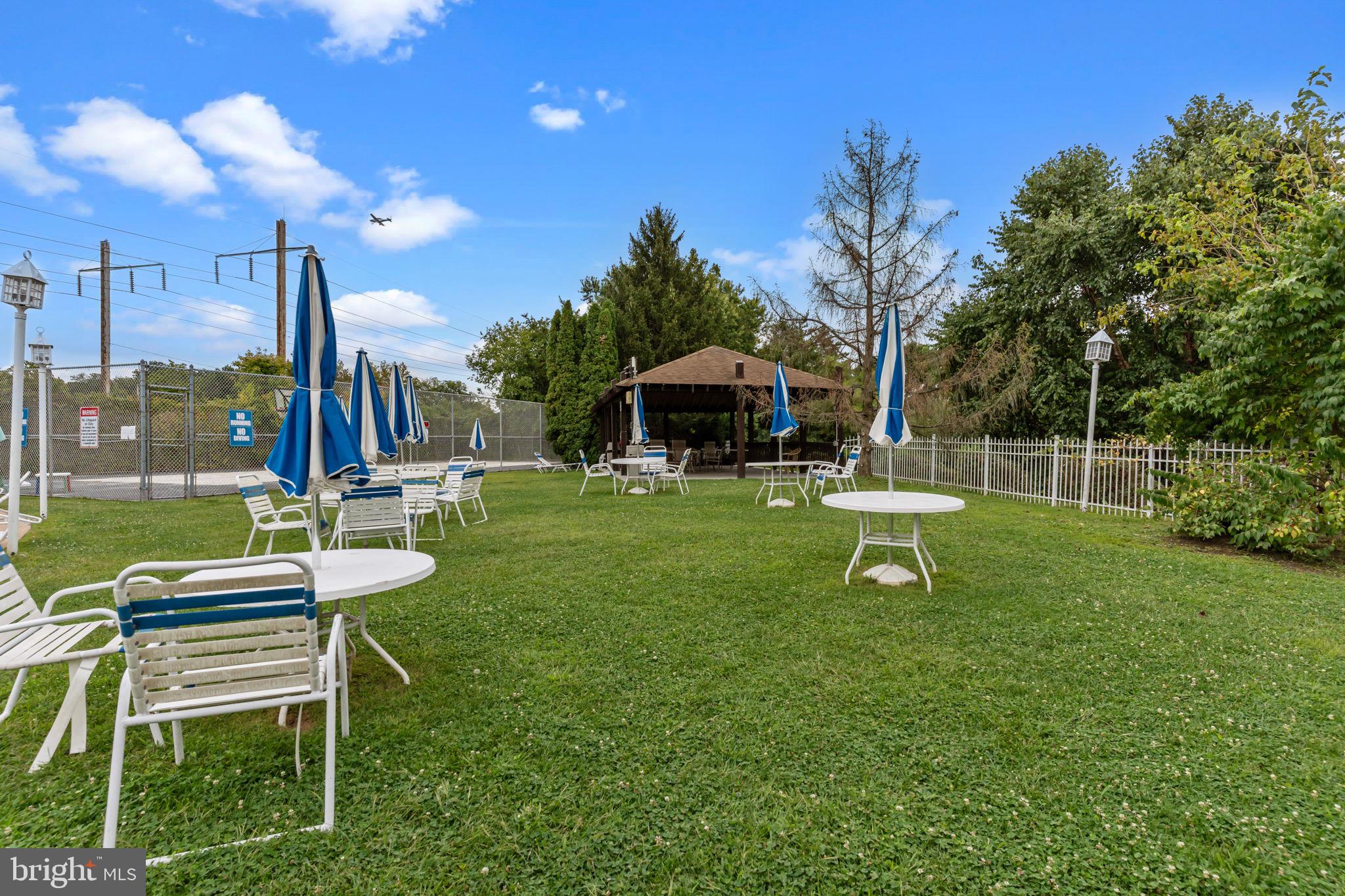 FOUNTAIN POINTE - Residential