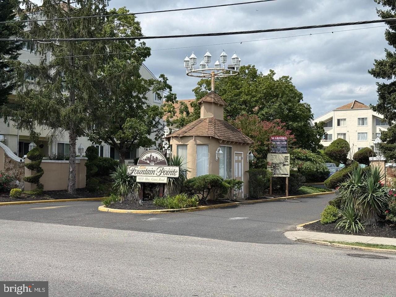 FOUNTAIN POINTE - Residential